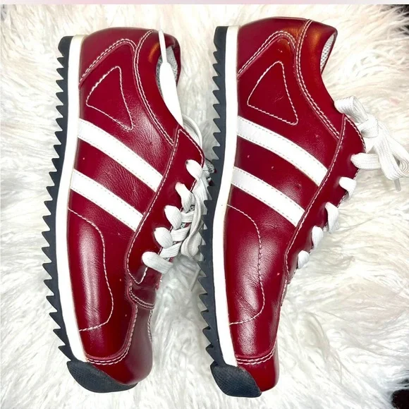 Steve Madden Sneakers—size 7 (leather upper)

Retro style - Picture 3 of 8